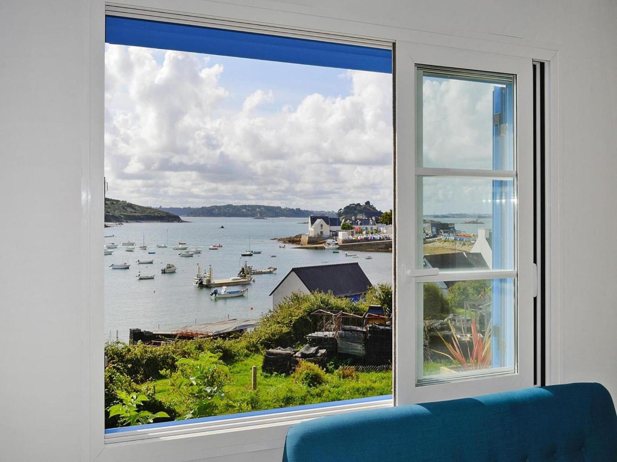 Pretty Breton Holiday Home In A Top Location Plougasnou Eksteriør billede